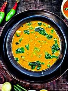 Lehsuni Dal Palak