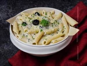 White Sauce Pasta