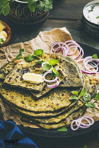 Pudina Kali Mirch Paratha