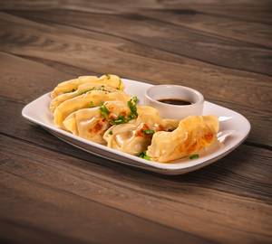 Veg Paneer Momos [6 Pieces]