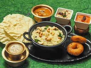 Medu Vadai 2pc + Ven Pongal + Filter Coffee