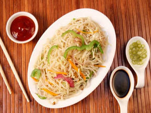 Veg Ginger Capsicum Noodles