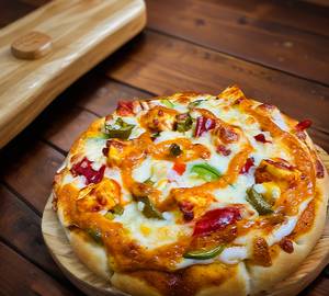 Tandoori paneer pizza