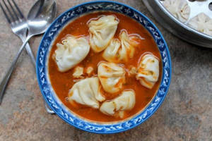 Momo Thupka ( Chicken Momo)