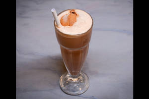 Chocolate Milkshake With Ice Cream
