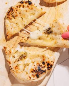 Cheese naan