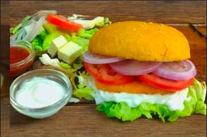 Paneer classic burger