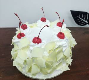 Eggless White Forest