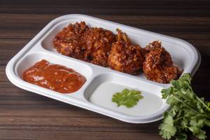 Chicken Schezwan Momos [8Pcs]