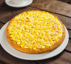 Classic corn pizza