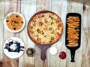 Family Meal Combo (medium Pizza +chocolava +pasta +cold Drinks)