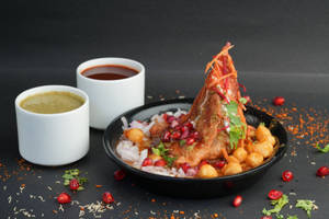 Samosa With Chole