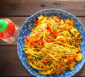 Egg Singapuri Noodles