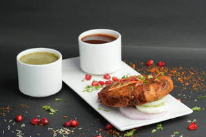 Aloo Tikki With Chutney