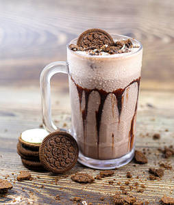 Oreo Vanilla Milkshake