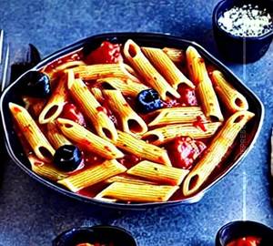 Red sauce pasta