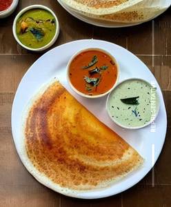 Butter onion masala dosa