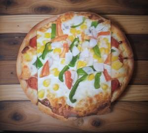 Tandoori paneer pizza                                                                      