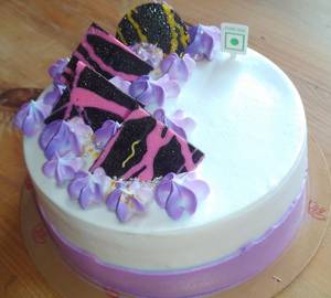 Black Currant Eggless Gateaux Small
