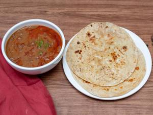 Rajma + 2 butter roti 