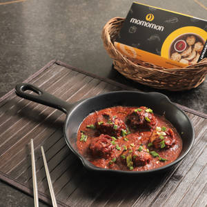 Fire Crackrer Chilli Chiken Saucy Momos