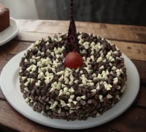 Cocoa Bliss Crunchy Cake