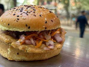 Bun Nippat Masala Burger