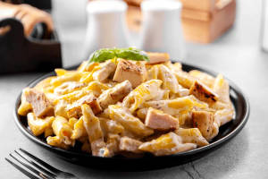 Chicken white sauce pasta