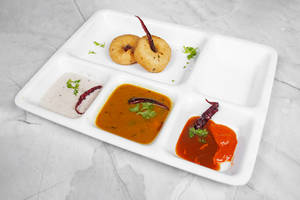 Dipped sambhar vada [4 vada]