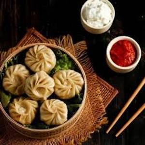 Paneer Tandoori Momos [Tandoori Sauces] [6 Pieces]