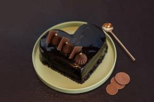 Choco Chips Heart Cake [Pure Eggless Cake]