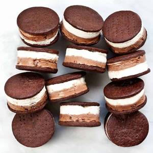 White and dark choco