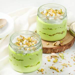 Pista jar cake