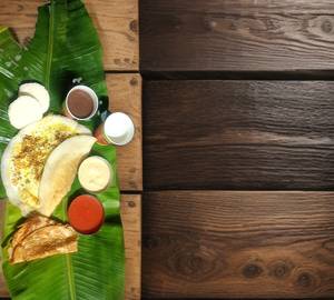 Idli (2 Pieces) + Mini Egg Dosa + Ragi Java + Milk + Omlette