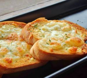 Chicken garlic bread with cheese