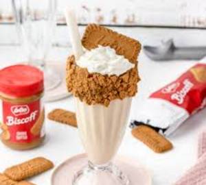 Strawberry With Lotus Bisoff Shake