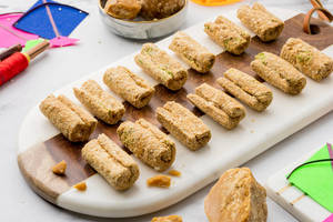 Gur Mewa Khasta Roll Gajak