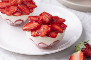 Strawberry Misu 1 Pc