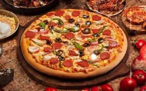 Overloaded Chicken Pizza