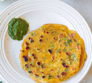 3 Soft Besan Cheela With Green Chutney