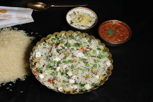 Vegetable Pulav With Raita Or Gravy (serves 1-2)