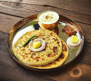 Aloo Paratha With Dahi - Zero Maida
