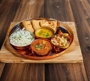 Paneer Subzi Boss Tiffin Thali