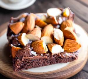 Almond and nut brownies [ Two piece]