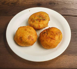 Homely Batata Wada With Chutney