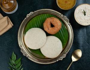 Idli 2 pc wada 1pc