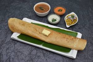 Butter onion masala dosa