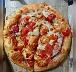 Tomato pizza