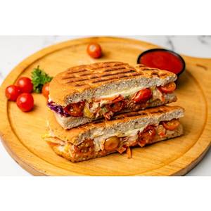 Cherry tomato, Veggies, Mozzarella Sandwich In Panini - Veg