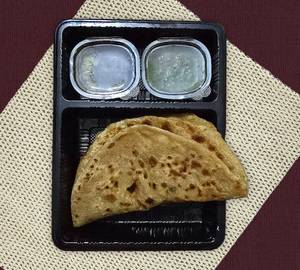 2 aloo paratha with chutney